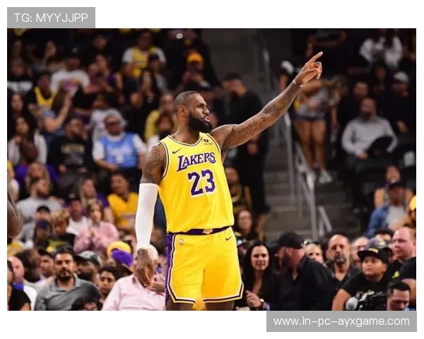 詹姆斯单场接连贡献暴扣展现不老竞技神话